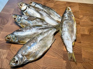 Сурские гренки Сметана с луком (100 гр): Тарань вяленая (Азовская)