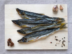 Форель радужная вяленая: Корюшка вяленая без икры