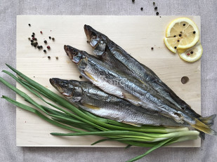 Осьминог по-шанхайски: Корюшка вяленая с икрой