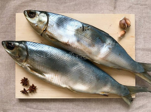 Осьминог по-шанхайски: Сиг вяленый