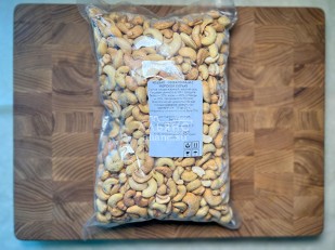 Ресторанные гренки с сыром: Кешью жарено-соленый