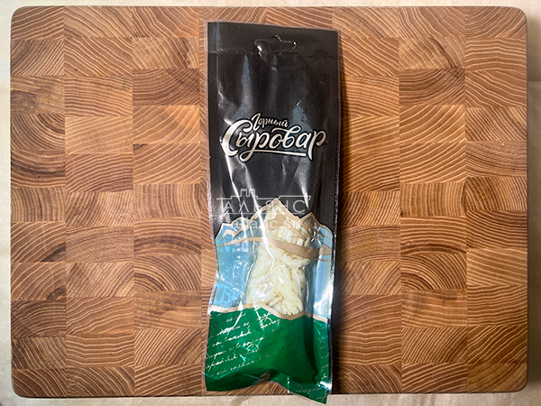 Сыр 100 гр ГОРНЫЙ СЫРОВАР (Косичка с укропом и чесноком) в Коньково