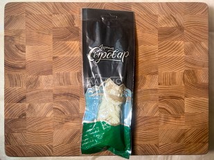 Фрайчизы со вкусом острый томат (100 гр.): Сыр 100 гр ГОРНЫЙ СЫРОВАР (Косичка с укропом и чесноком)